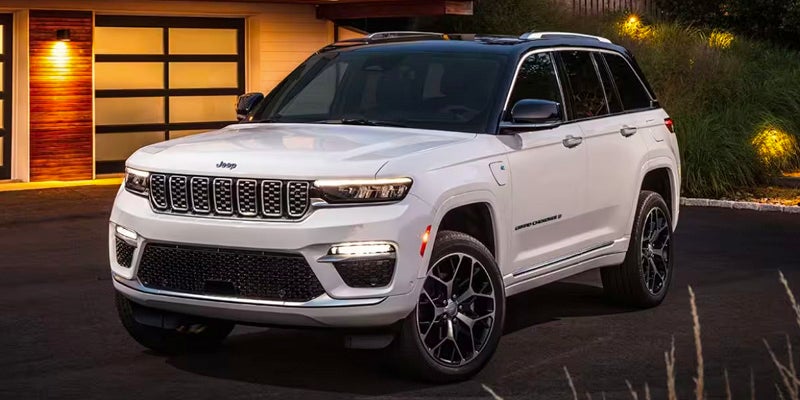 2024 Jeep Grand Cherokee Front