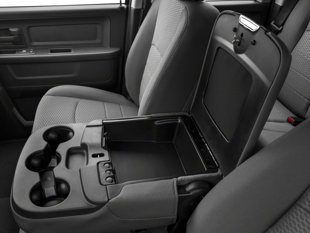 2017 RAM 1500 Express 4x4 Quad Cab 6'4 Box