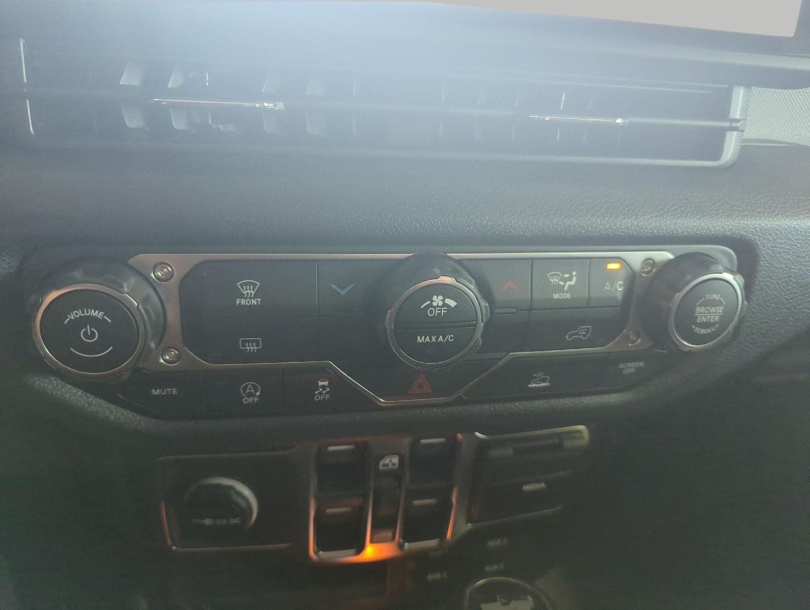2027 Jeep Wrangler WRANGLER 4-DOOR SPORT
