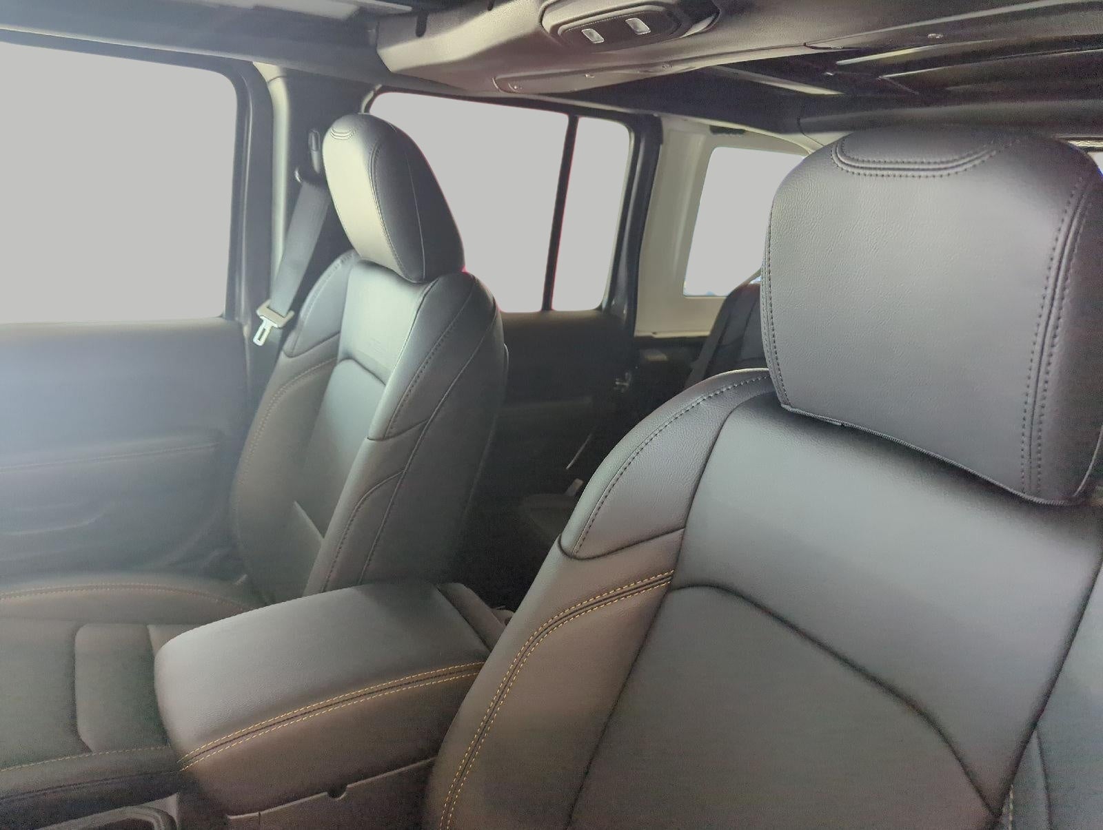 2027 Jeep Wrangler WRANGLER 4-DOOR SAHARA