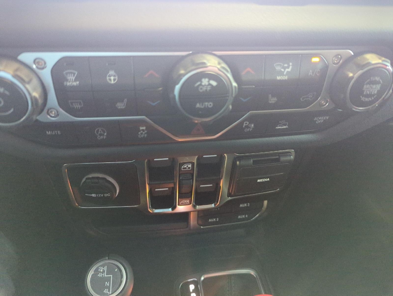 2027 Jeep Wrangler WRANGLER 4-DOOR SAHARA