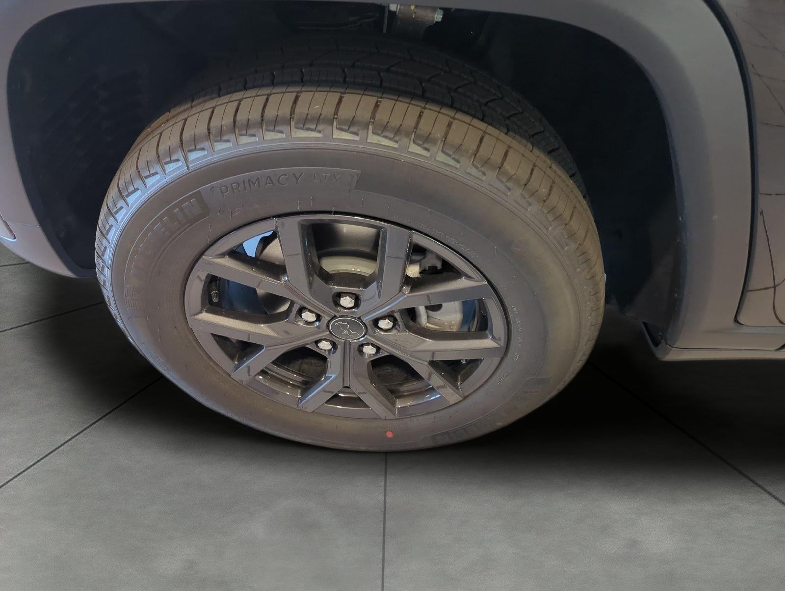 2027 Jeep Grand Cherokee GRAND CHEROKEE LAREDO X 4X4
