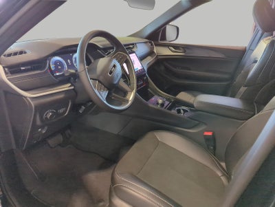 2027 Jeep Grand Cherokee GRAND CHEROKEE LAREDO X 4X4