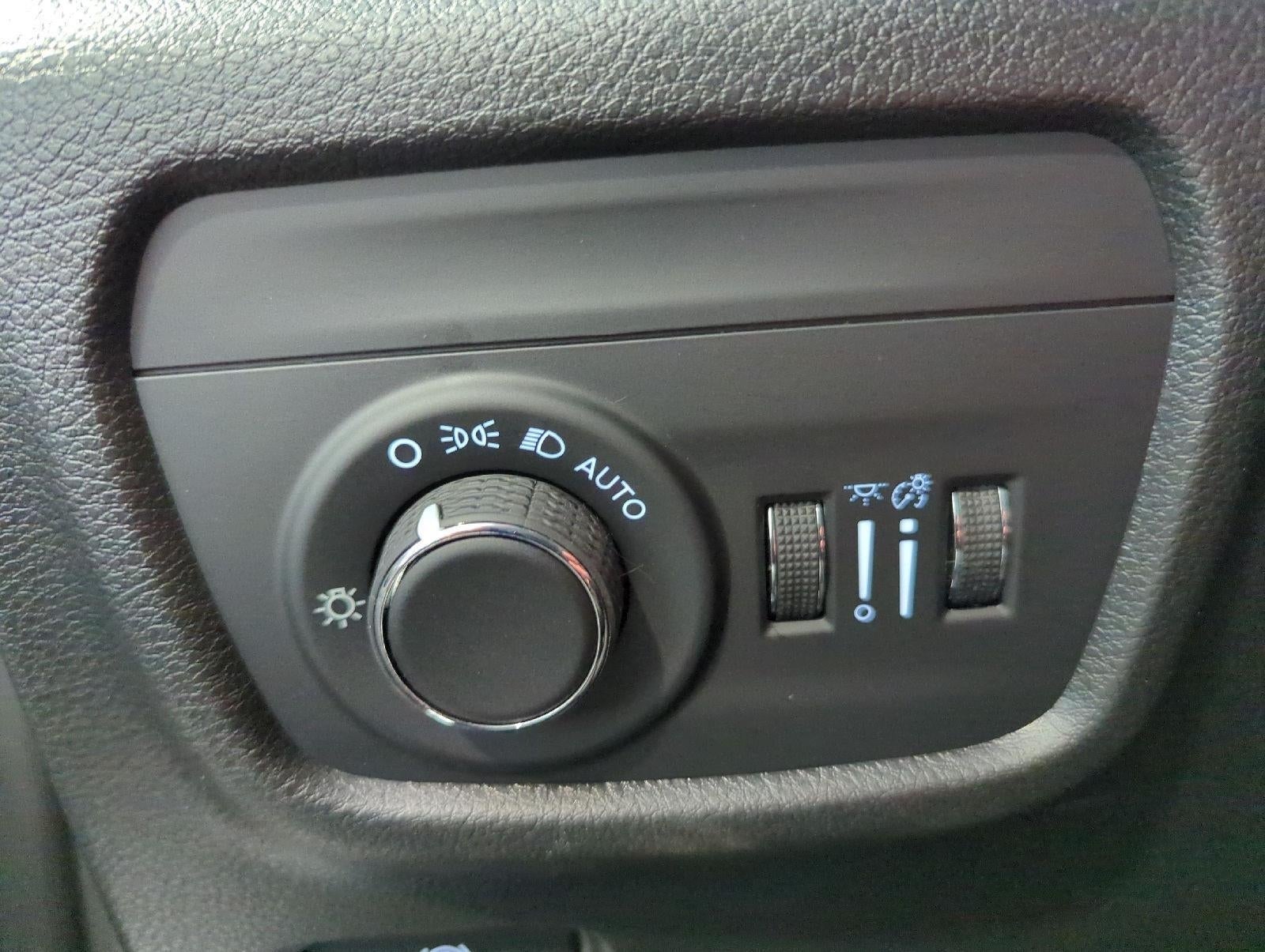 2027 Jeep Grand Cherokee GRAND CHEROKEE LAREDO X 4X4