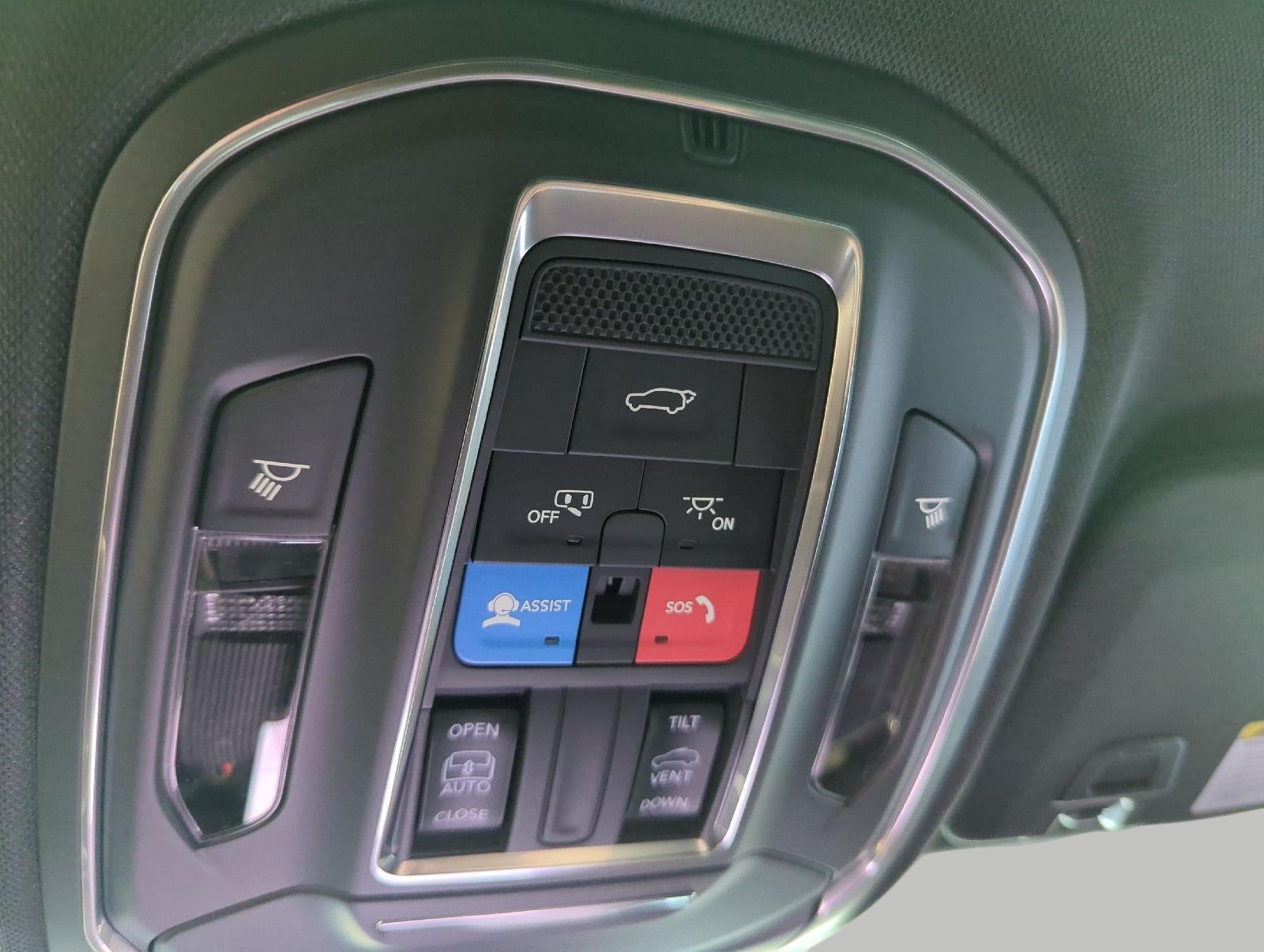 2027 Jeep Grand Cherokee GRAND CHEROKEE LAREDO X 4X4