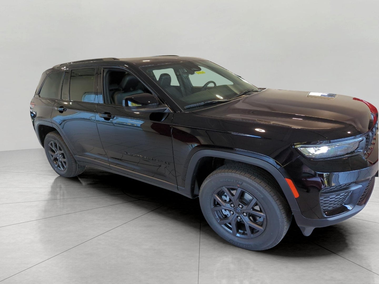 2027 Jeep Grand Cherokee GRAND CHEROKEE LAREDO X 4X4