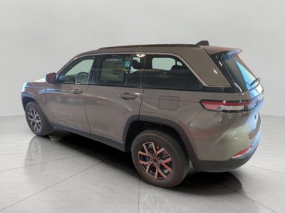 2027 Jeep Grand Cherokee GRAND CHEROKEE LAREDO 4X4