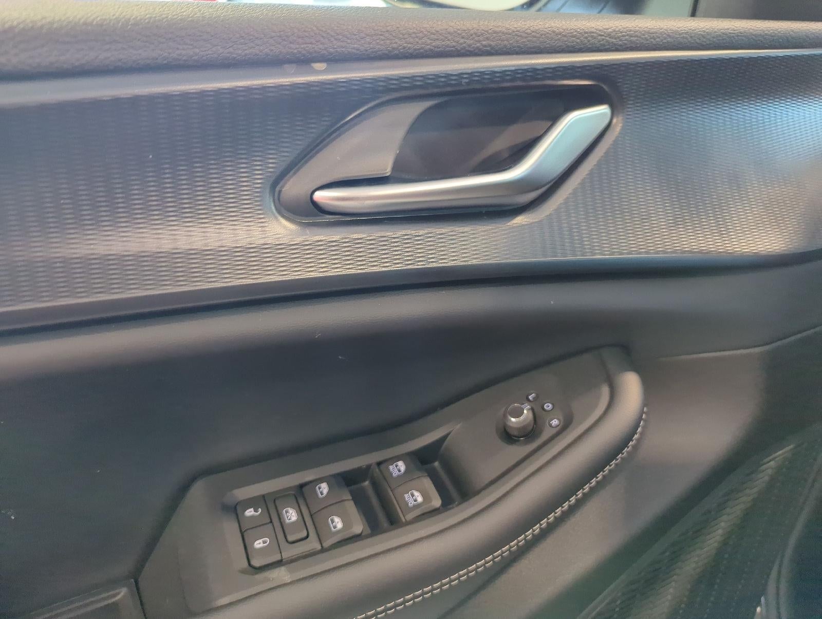 2027 Jeep Grand Cherokee GRAND CHEROKEE LAREDO 4X4