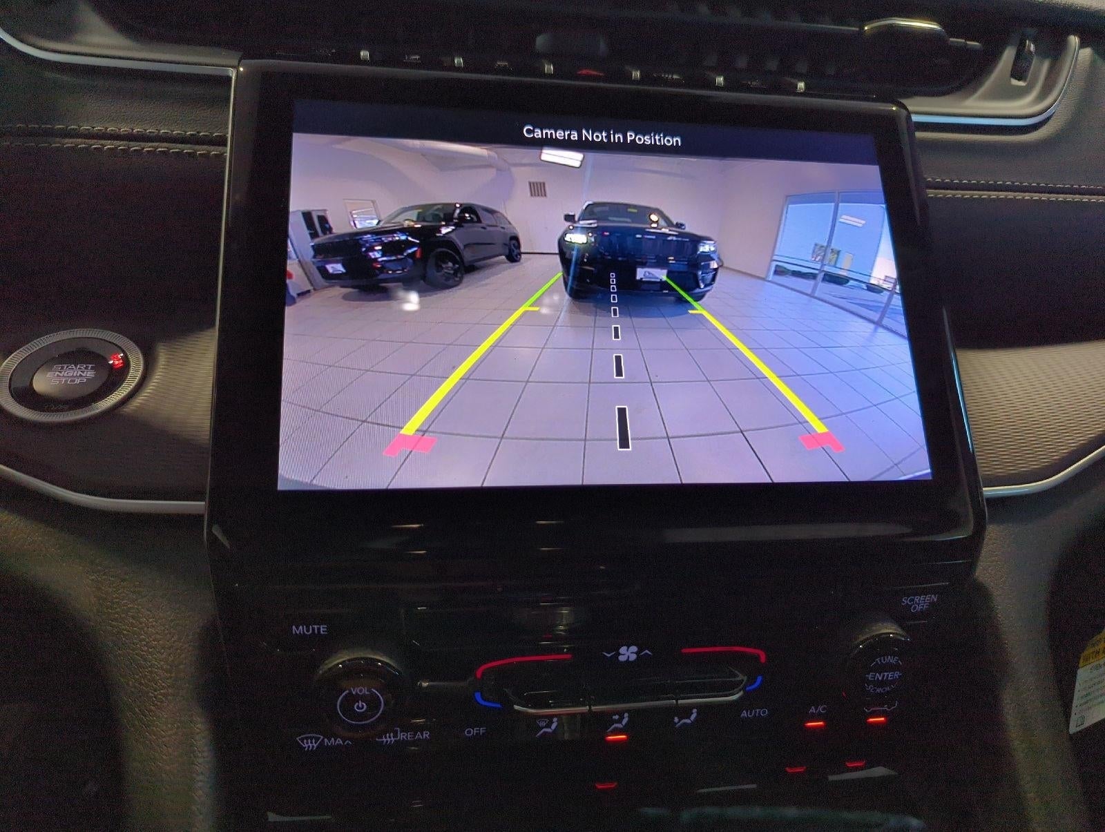 2027 Jeep Grand Cherokee GRAND CHEROKEE LAREDO 4X4