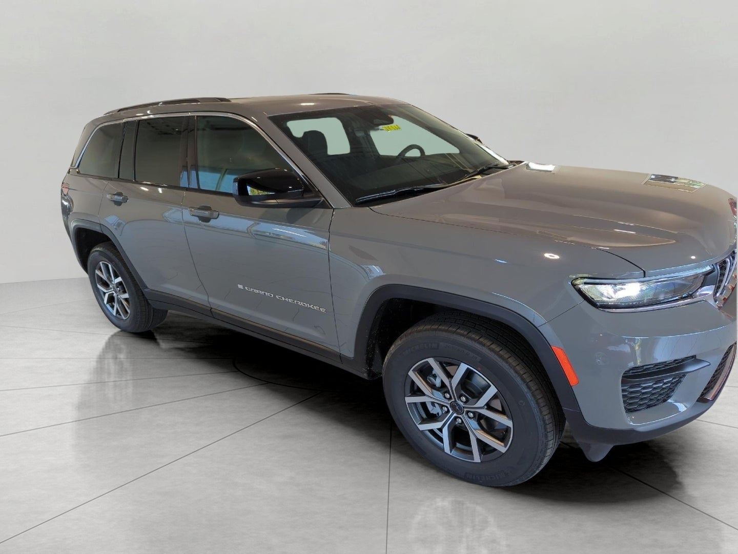 2027 Jeep Grand Cherokee GRAND CHEROKEE LAREDO 4X4