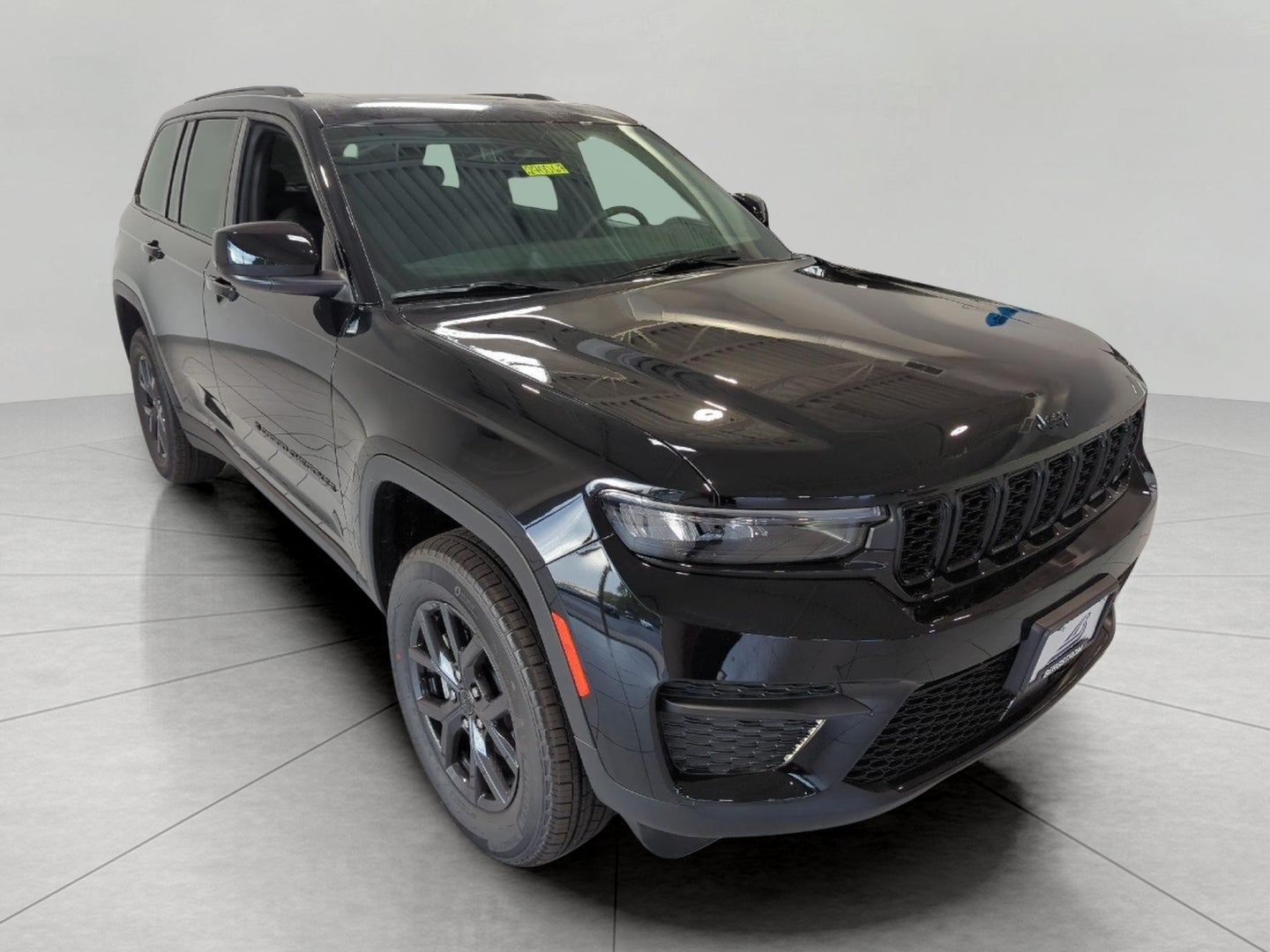 2027 Jeep Grand Cherokee GRAND CHEROKEE LAREDO X 4X4