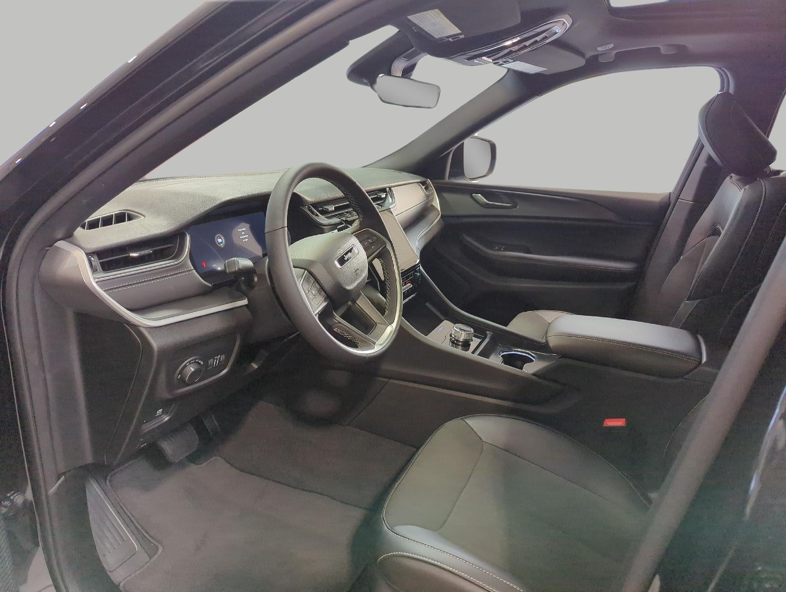 2027 Jeep Grand Cherokee GRAND CHEROKEE LAREDO X 4X4