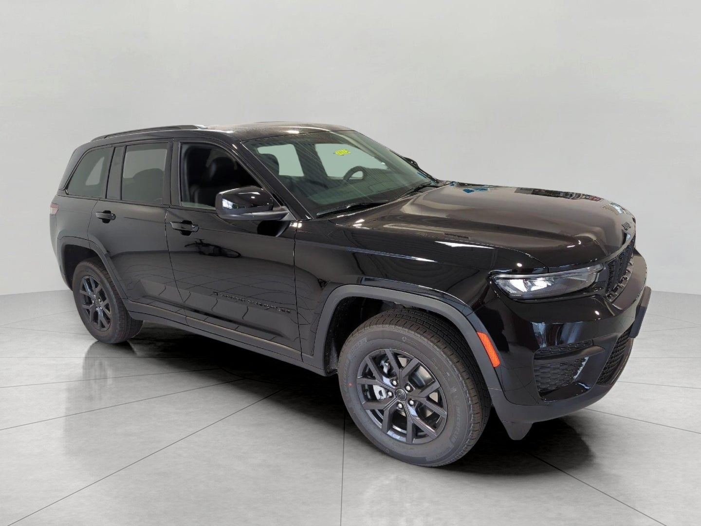 2027 Jeep Grand Cherokee GRAND CHEROKEE LAREDO X 4X4