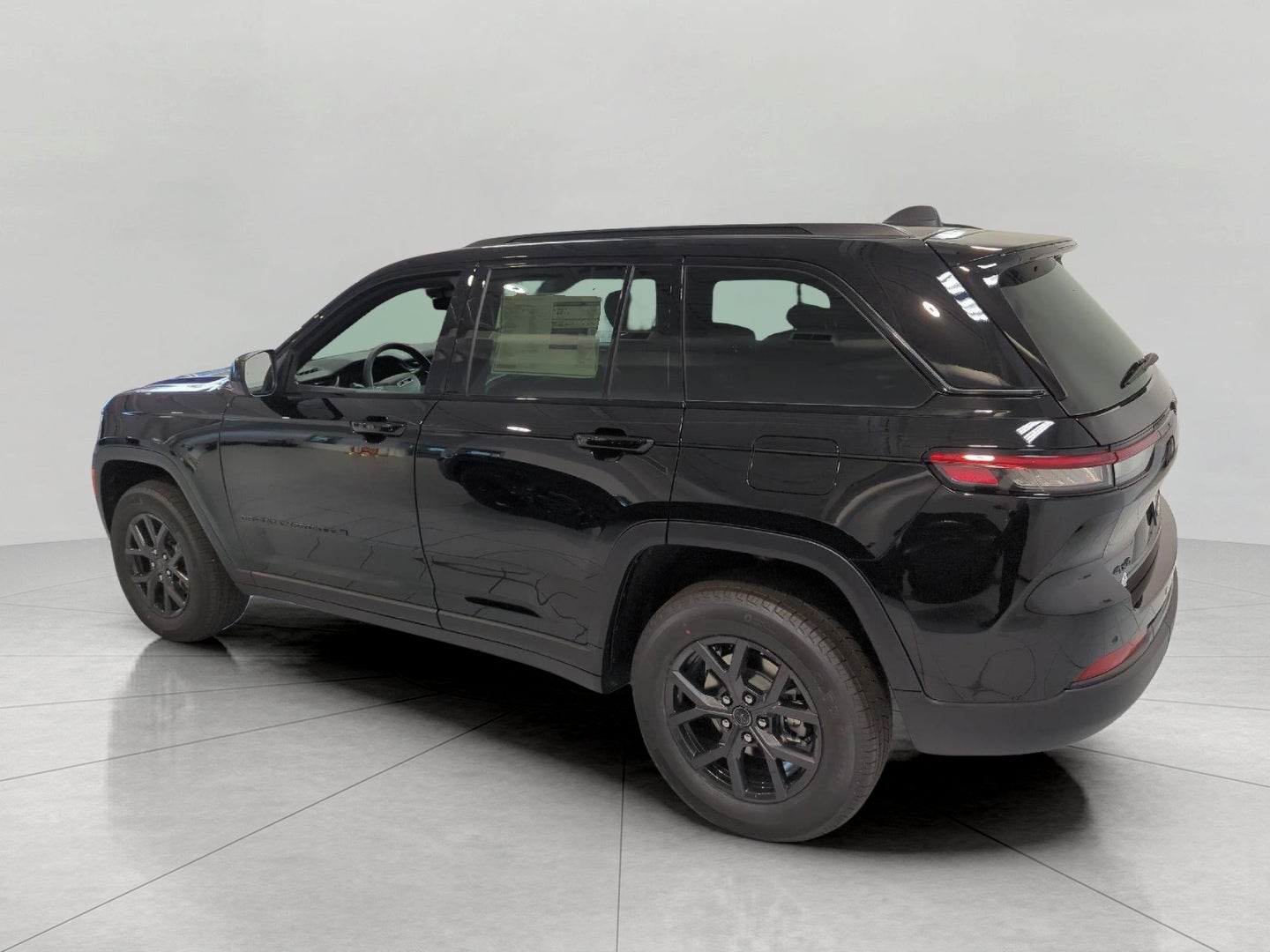 2027 Jeep Grand Cherokee GRAND CHEROKEE LAREDO X 4X4