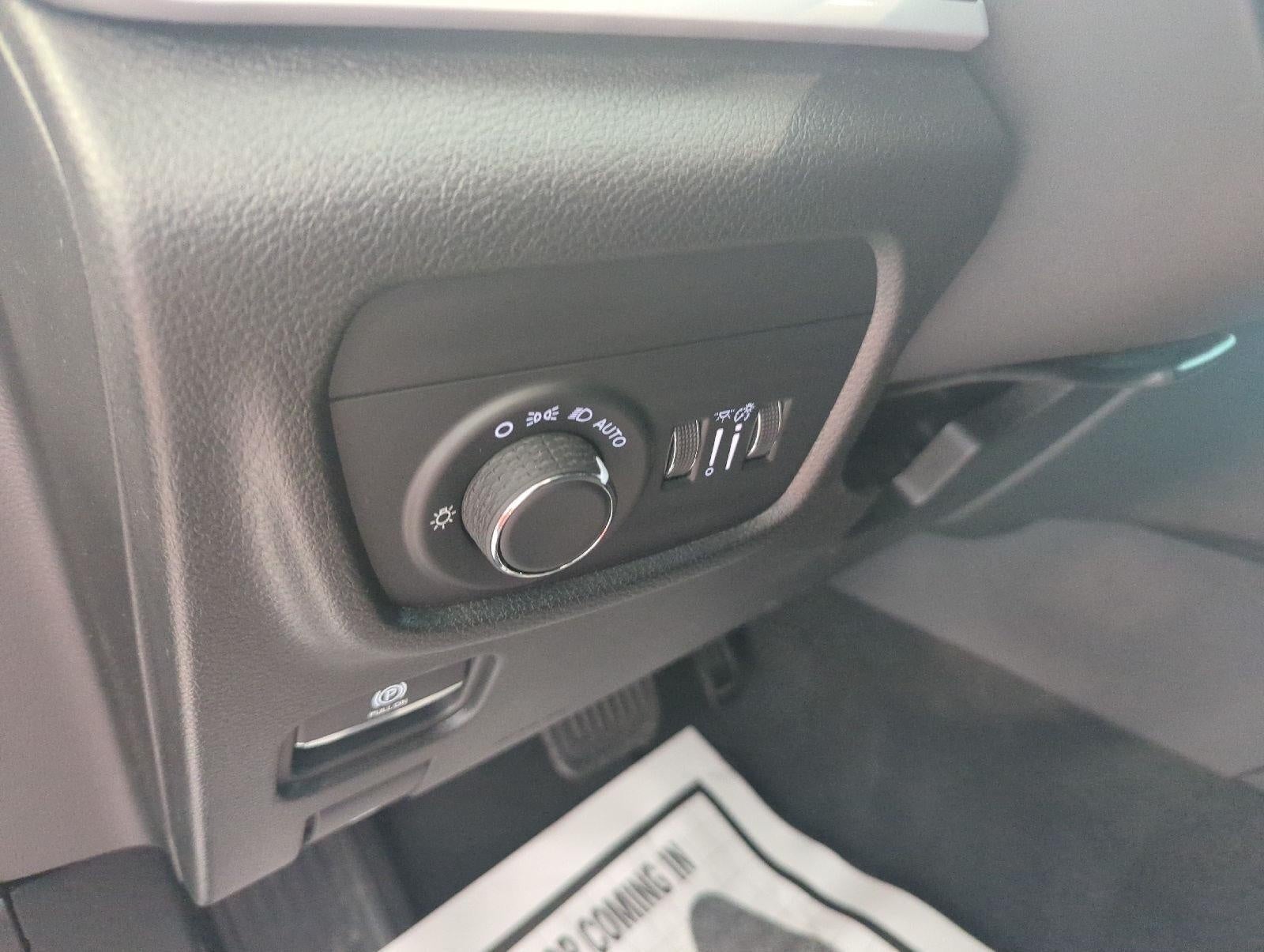 2025 Jeep Grand Cherokee Laredo 4x4