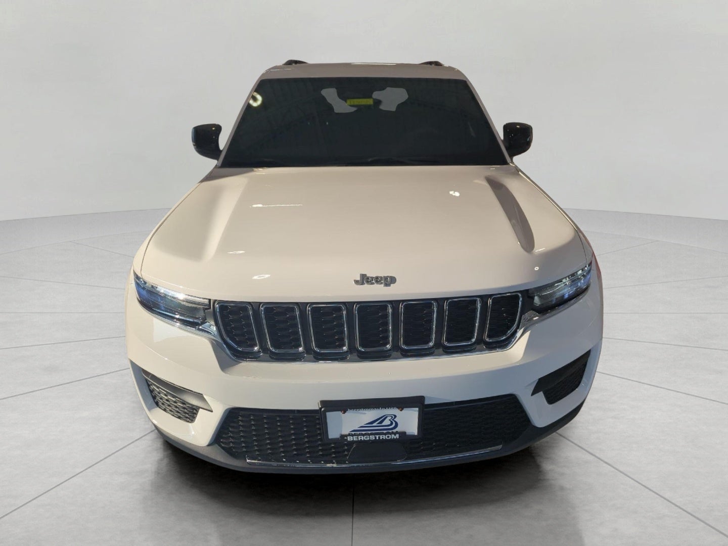 2025 Jeep Grand Cherokee Laredo 4x4