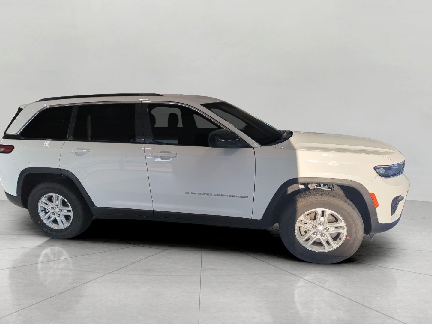 2025 Jeep Grand Cherokee Laredo 4x4