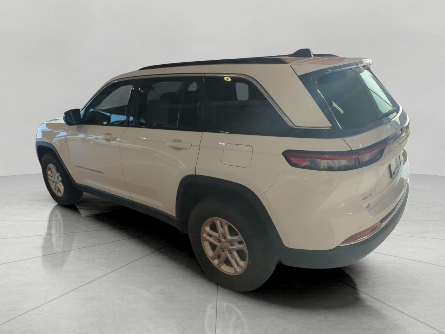 2025 Jeep Grand Cherokee Laredo 4x4