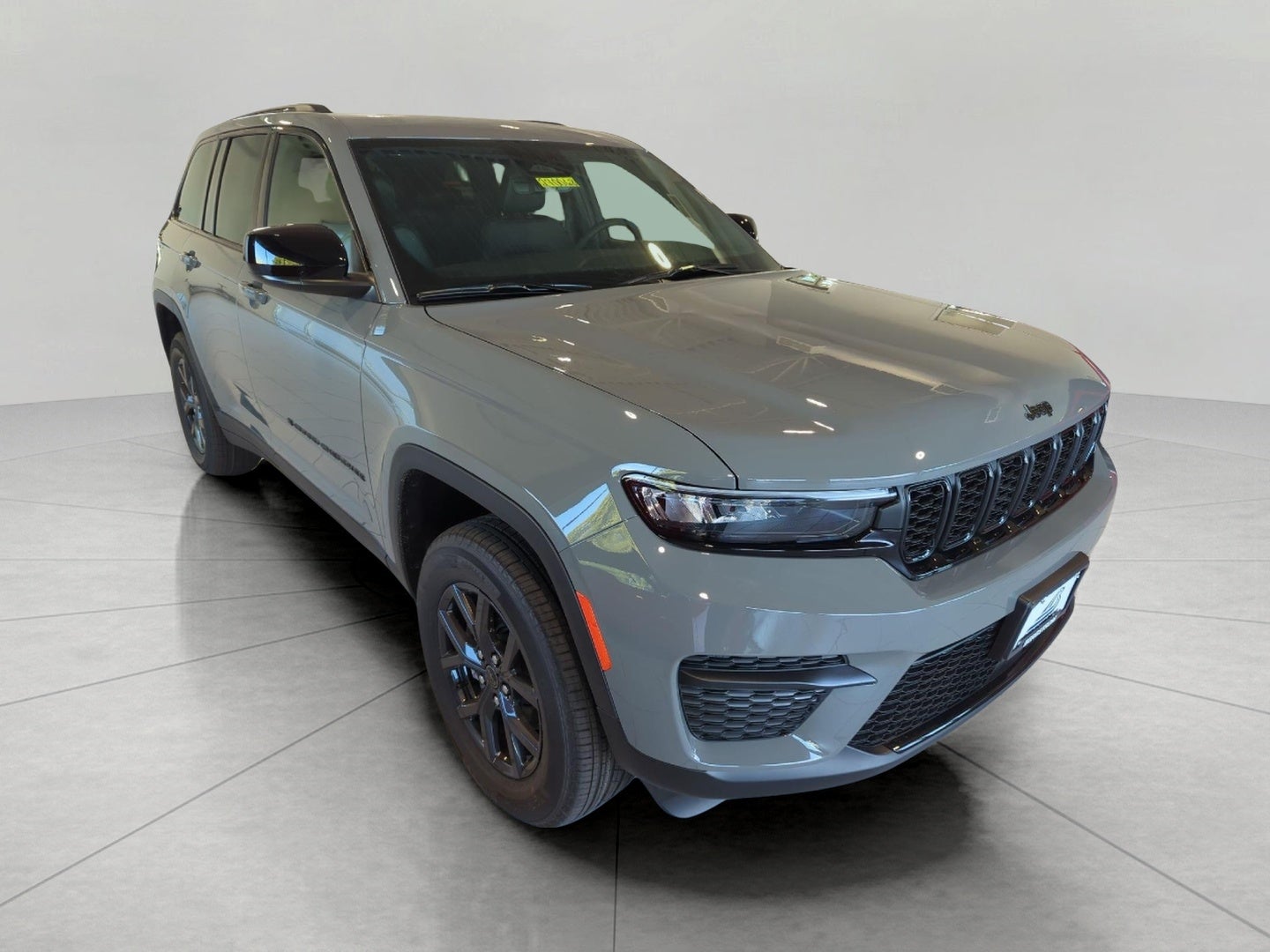 2027 Jeep Grand Cherokee GRAND CHEROKEE LAREDO X 4X4