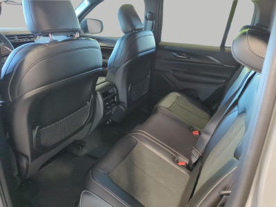 2027 Jeep Grand Cherokee GRAND CHEROKEE LAREDO X 4X4