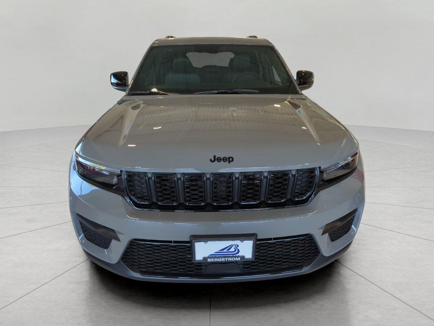 2027 Jeep Grand Cherokee GRAND CHEROKEE LAREDO X 4X4