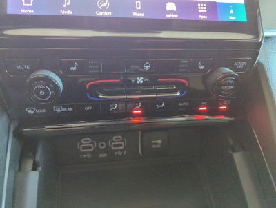 2027 Jeep Grand Cherokee GRAND CHEROKEE LAREDO X 4X4