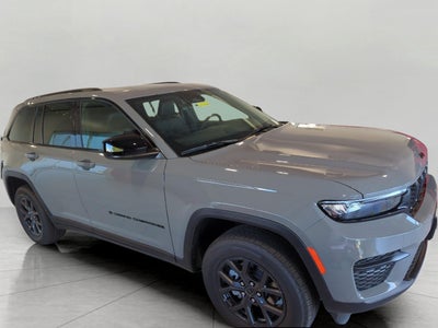 2027 Jeep Grand Cherokee GRAND CHEROKEE LAREDO X 4X4