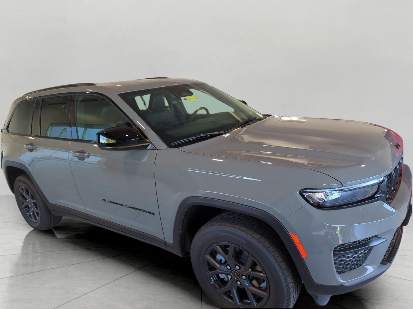 2027 Jeep Grand Cherokee GRAND CHEROKEE LAREDO X 4X4
