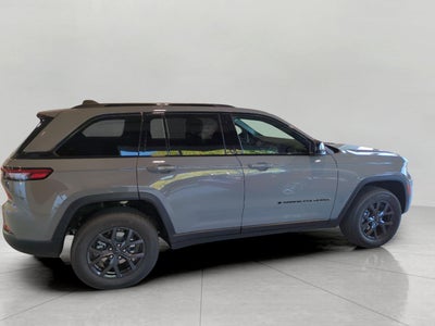 2027 Jeep Grand Cherokee GRAND CHEROKEE LAREDO X 4X4
