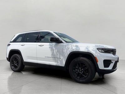 2025 Jeep Grand Cherokee Laredo X 4x4