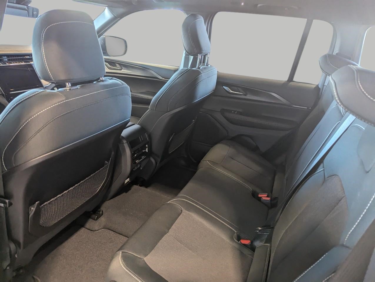 2026 Jeep Grand Cherokee GRAND CHEROKEE LAREDO X 4X4