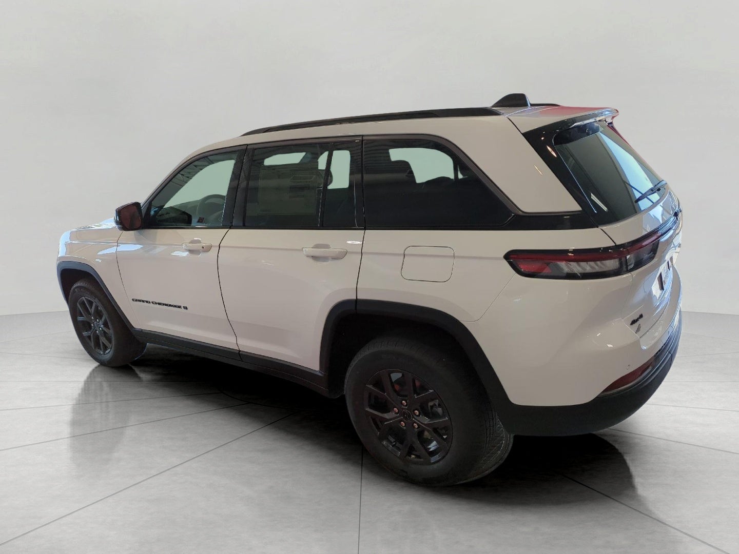 2027 Jeep Grand Cherokee GRAND CHEROKEE LAREDO ALTITUDE 4X4