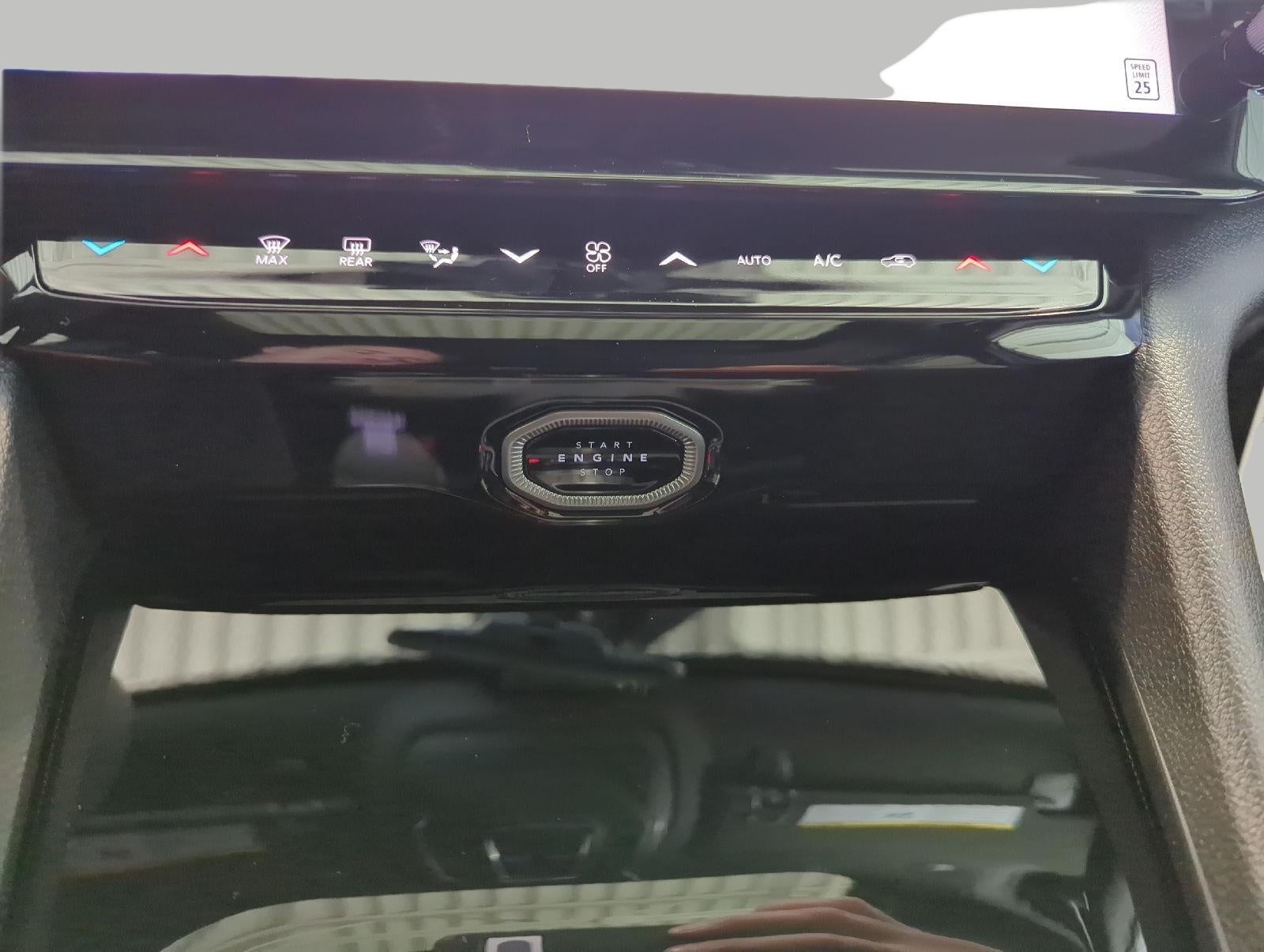 2027 Jeep Grand Cherokee GRAND CHEROKEE LAREDO ALTITUDE 4X4