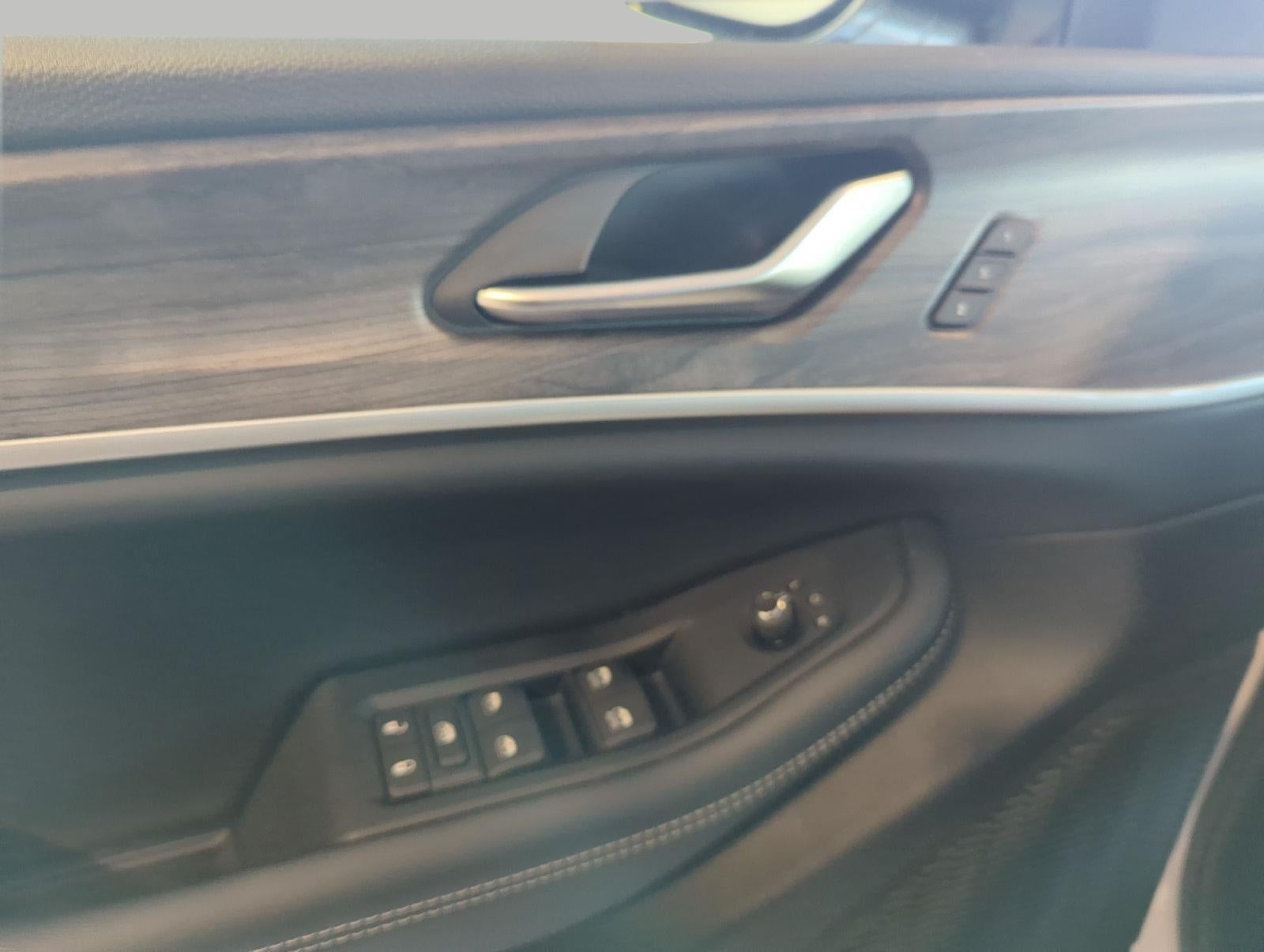 2027 Jeep Grand Cherokee GRAND CHEROKEE LIMITED 4X4