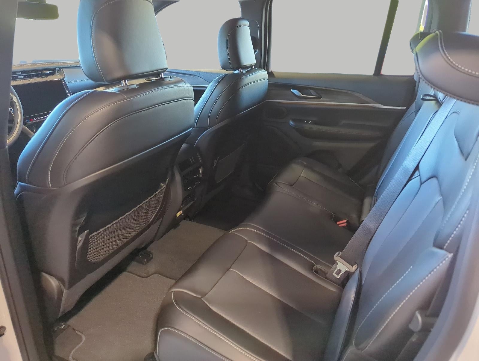 2027 Jeep Grand Cherokee GRAND CHEROKEE LIMITED 4X4