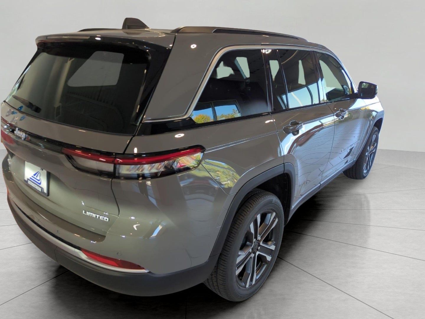 2027 Jeep Grand Cherokee GRAND CHEROKEE LIMITED 4X4