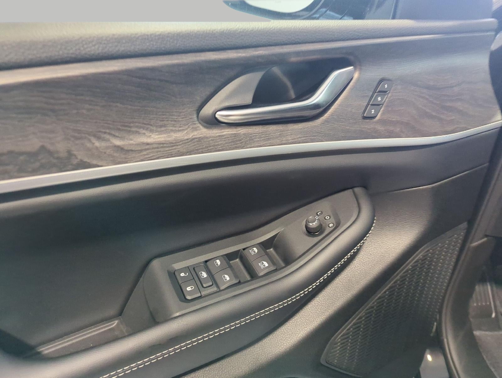 2027 Jeep Grand Cherokee GRAND CHEROKEE LIMITED 4X4