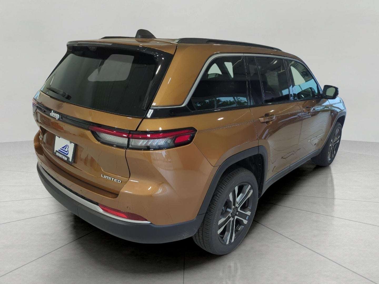 2027 Jeep Grand Cherokee GRAND CHEROKEE LIMITED 4X4
