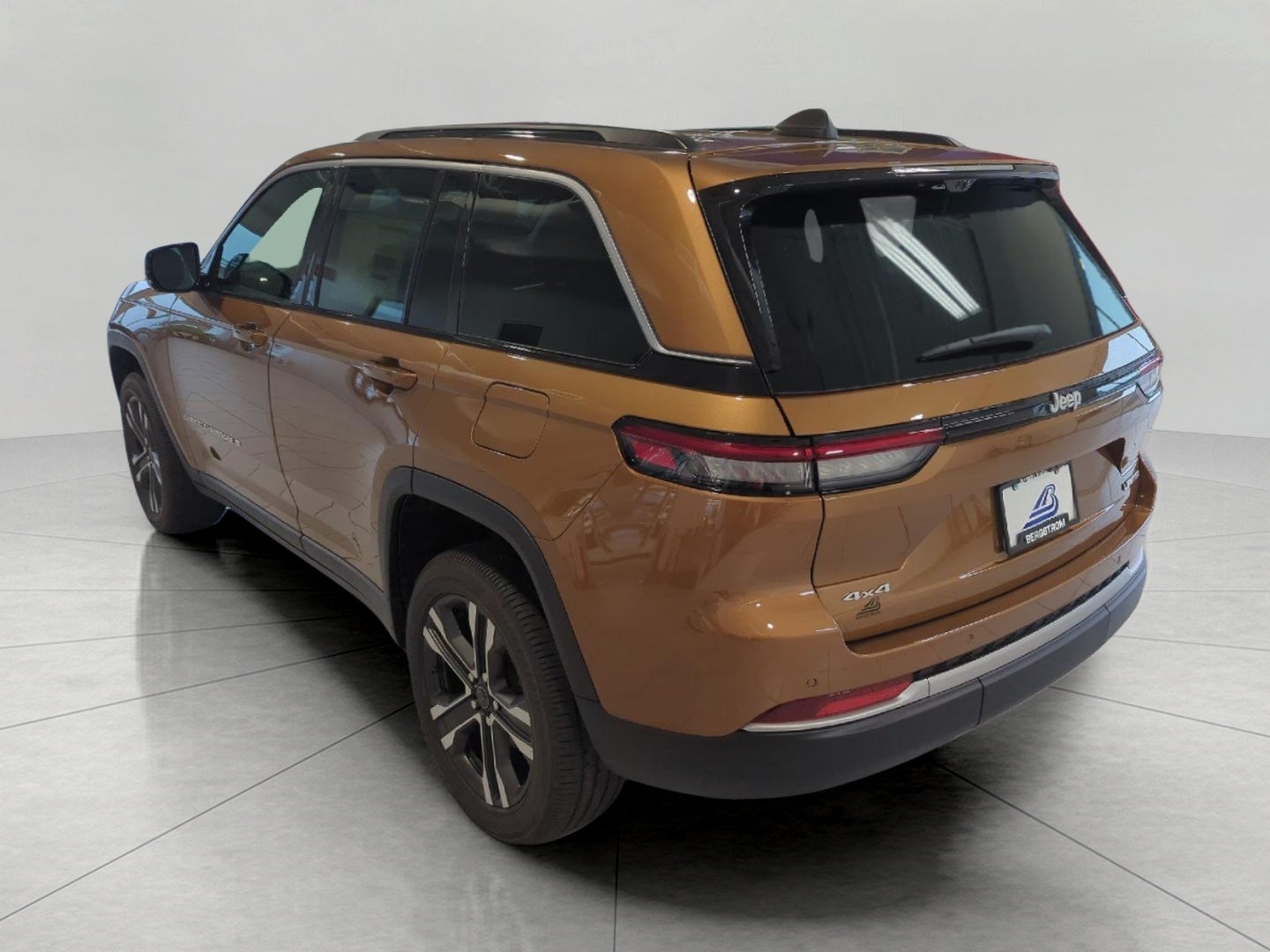 2027 Jeep Grand Cherokee GRAND CHEROKEE LIMITED 4X4