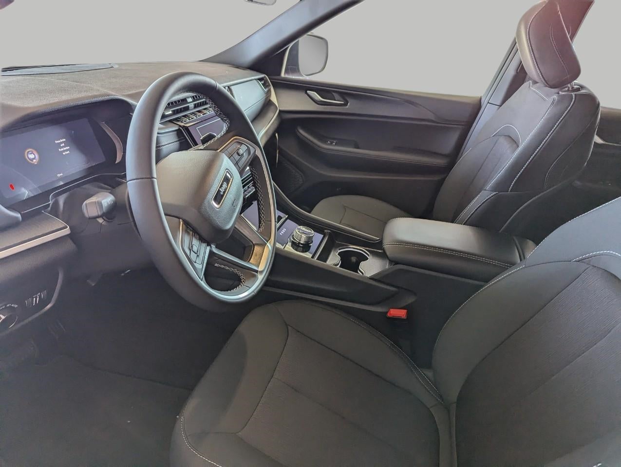 2025 Jeep Grand Cherokee GRAND CHEROKEE L LAREDO 4X4