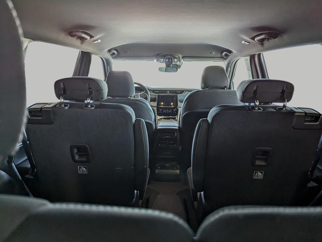 2025 Jeep Grand Cherokee GRAND CHEROKEE L LAREDO 4X4