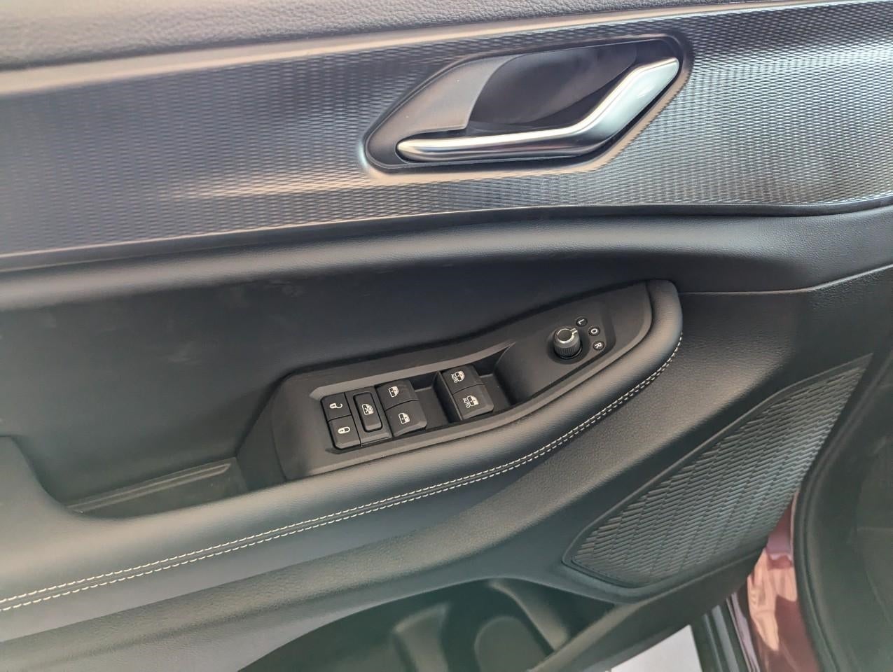 2025 Jeep Grand Cherokee GRAND CHEROKEE L LAREDO 4X4