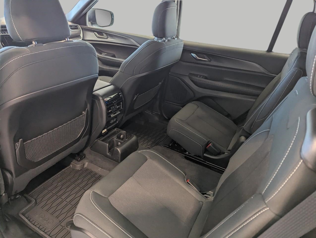 2026 Jeep Grand Cherokee GRAND CHEROKEE L LAREDO X 4X4