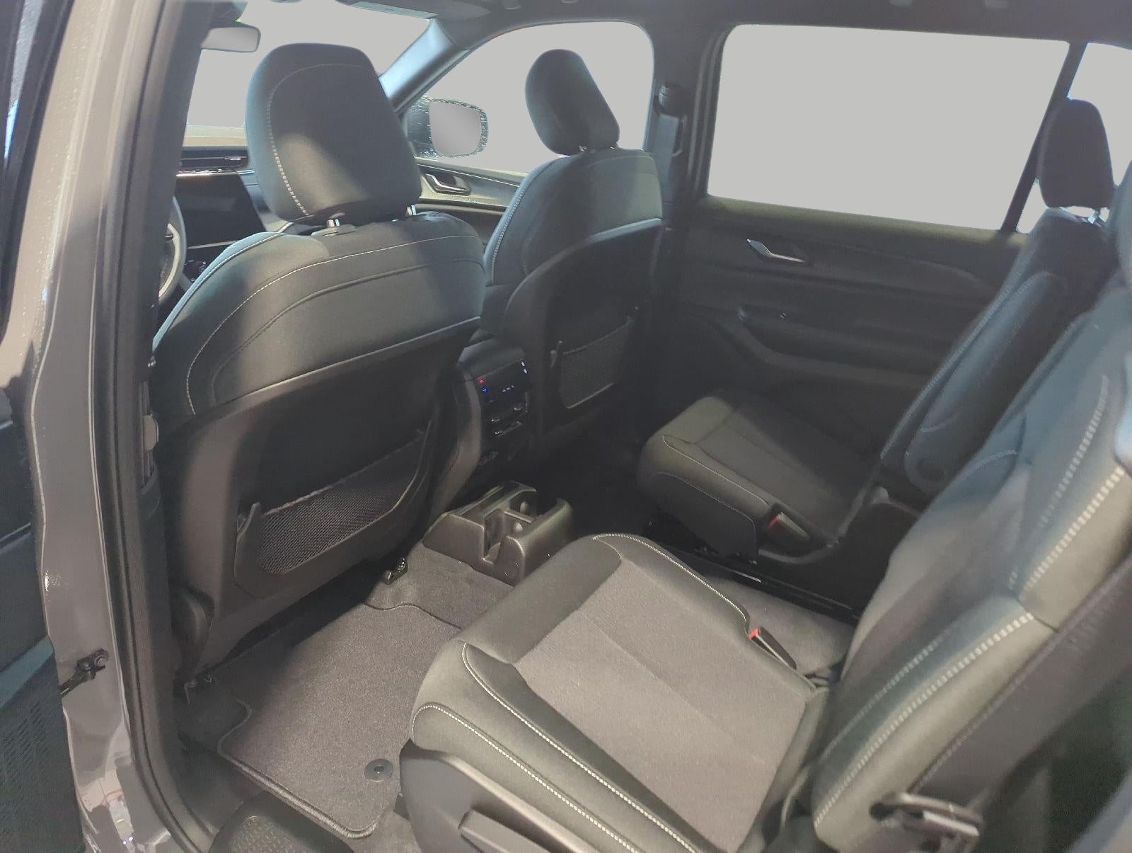 2027 Jeep Grand Cherokee L GRAND CHEROKEE L LAREDO 4X4