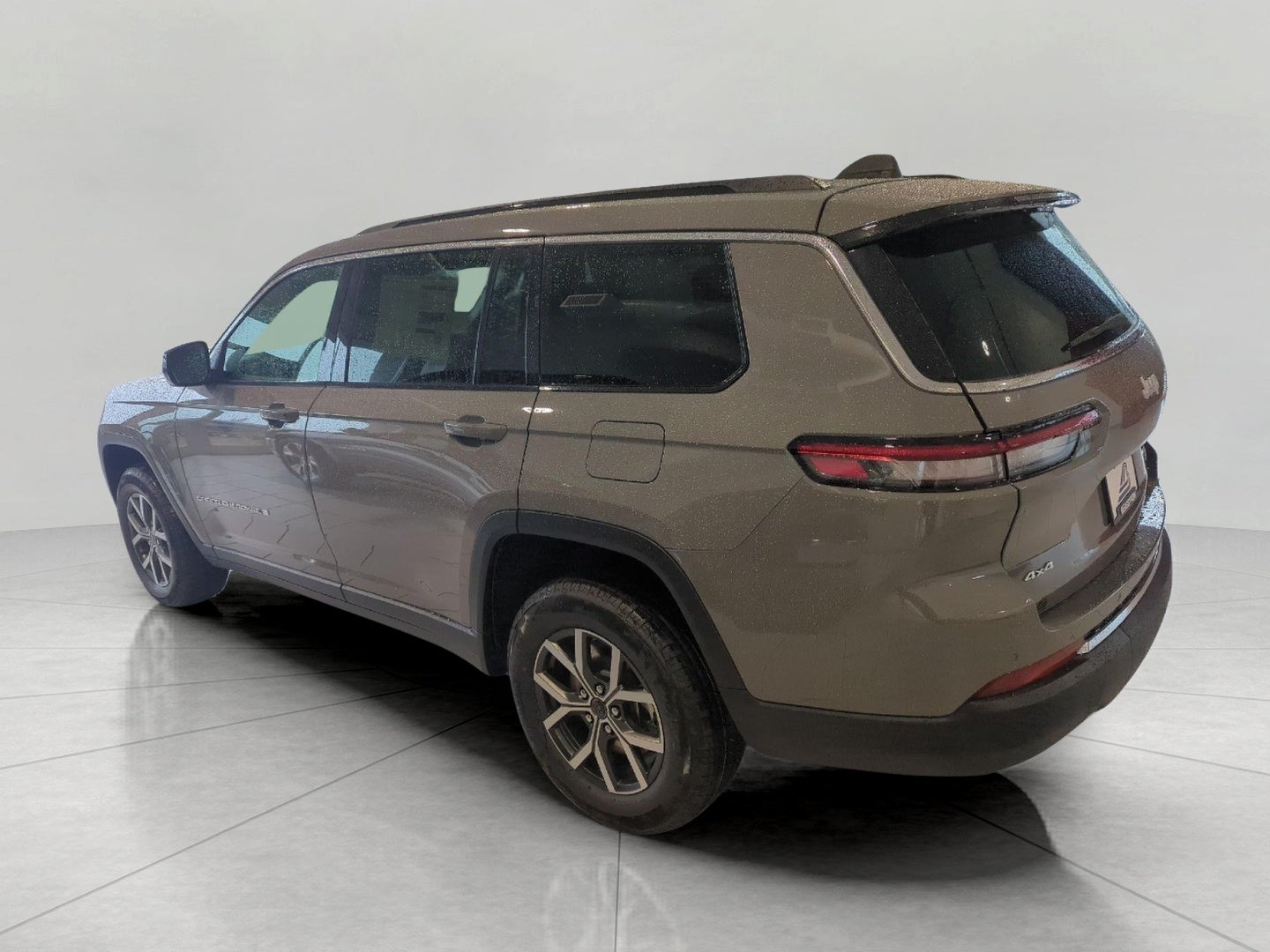 2027 Jeep Grand Cherokee L GRAND CHEROKEE L LAREDO 4X4