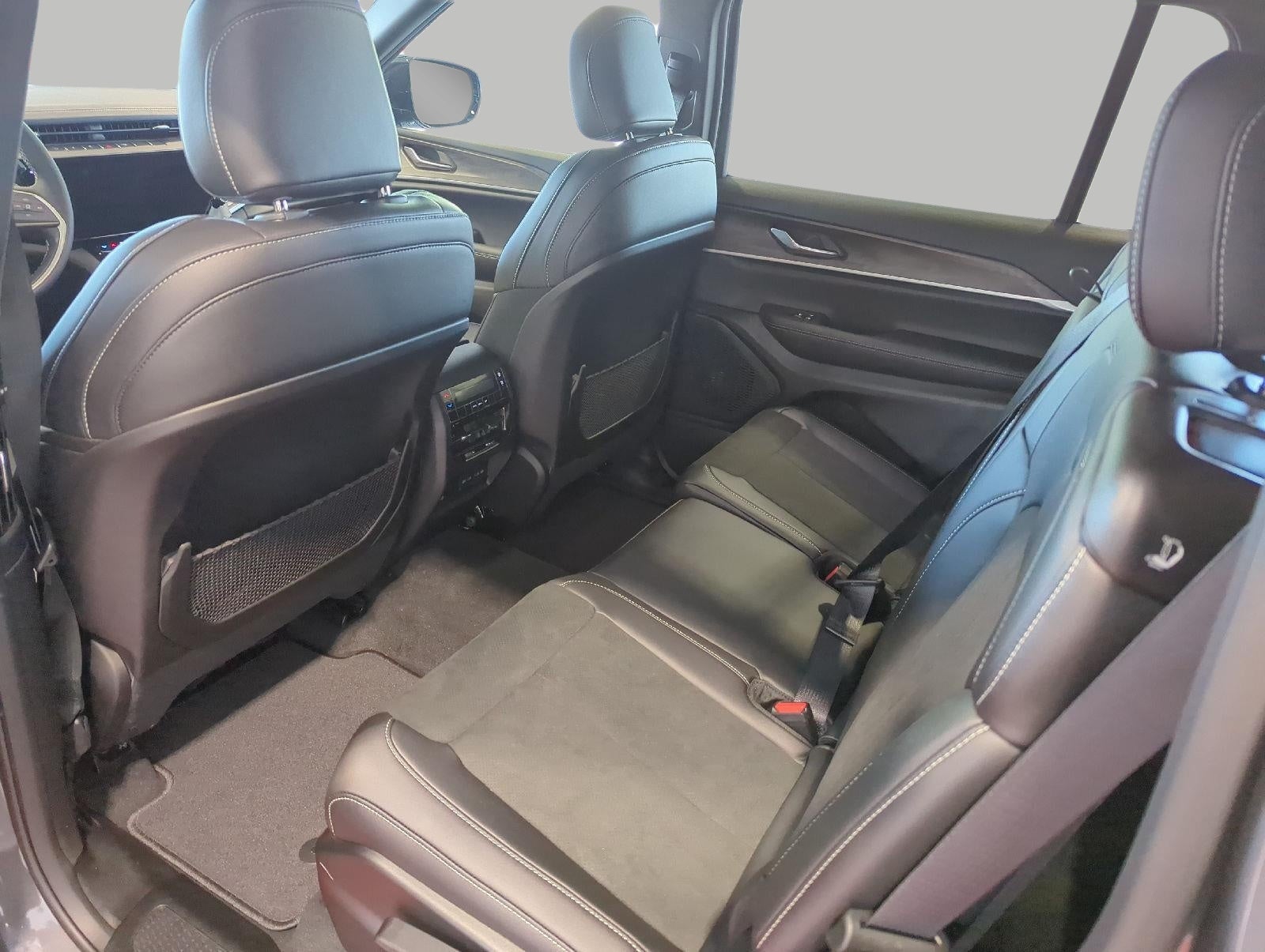 2026 Jeep Grand Cherokee GRAND CHEROKEE L LAREDO ALTITUDE 4X4