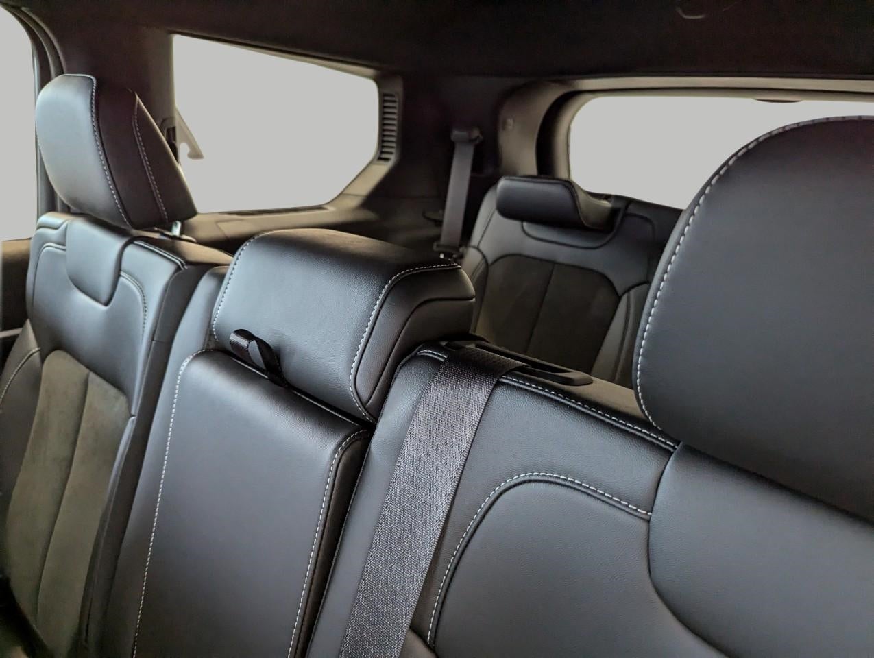2026 Jeep Grand Cherokee GRAND CHEROKEE L LAREDO ALTITUDE 4X4
