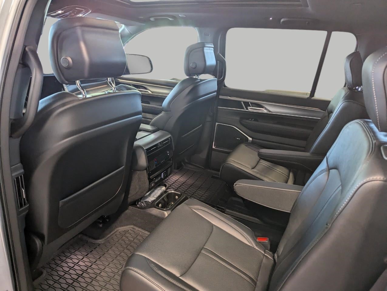 2026 Jeep Grand Wagoneer GRAND WAGONEER UPLAND 4X4
