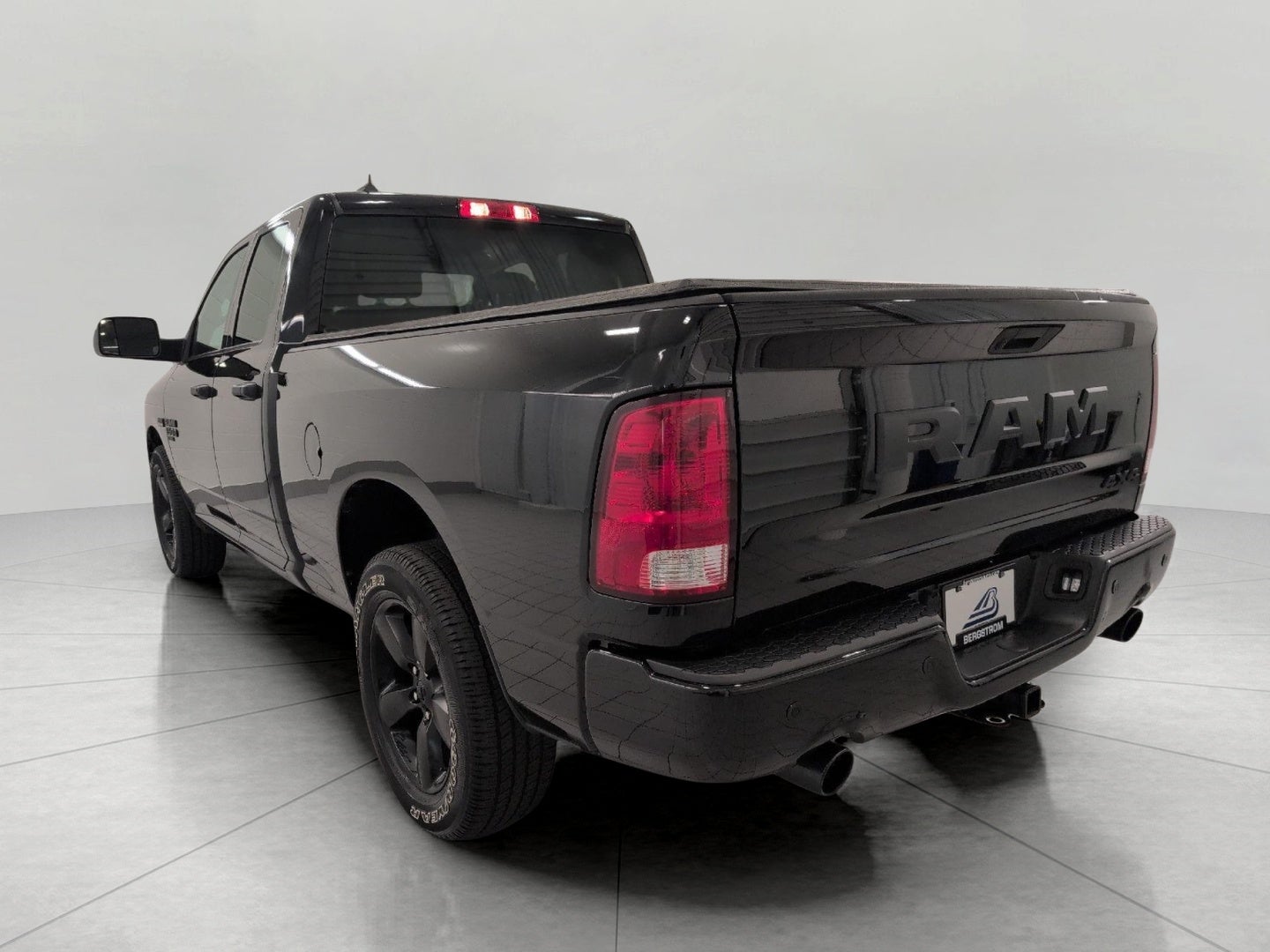 2022 RAM 1500 Classic Express Quad Cab 4x4 6'4' Box