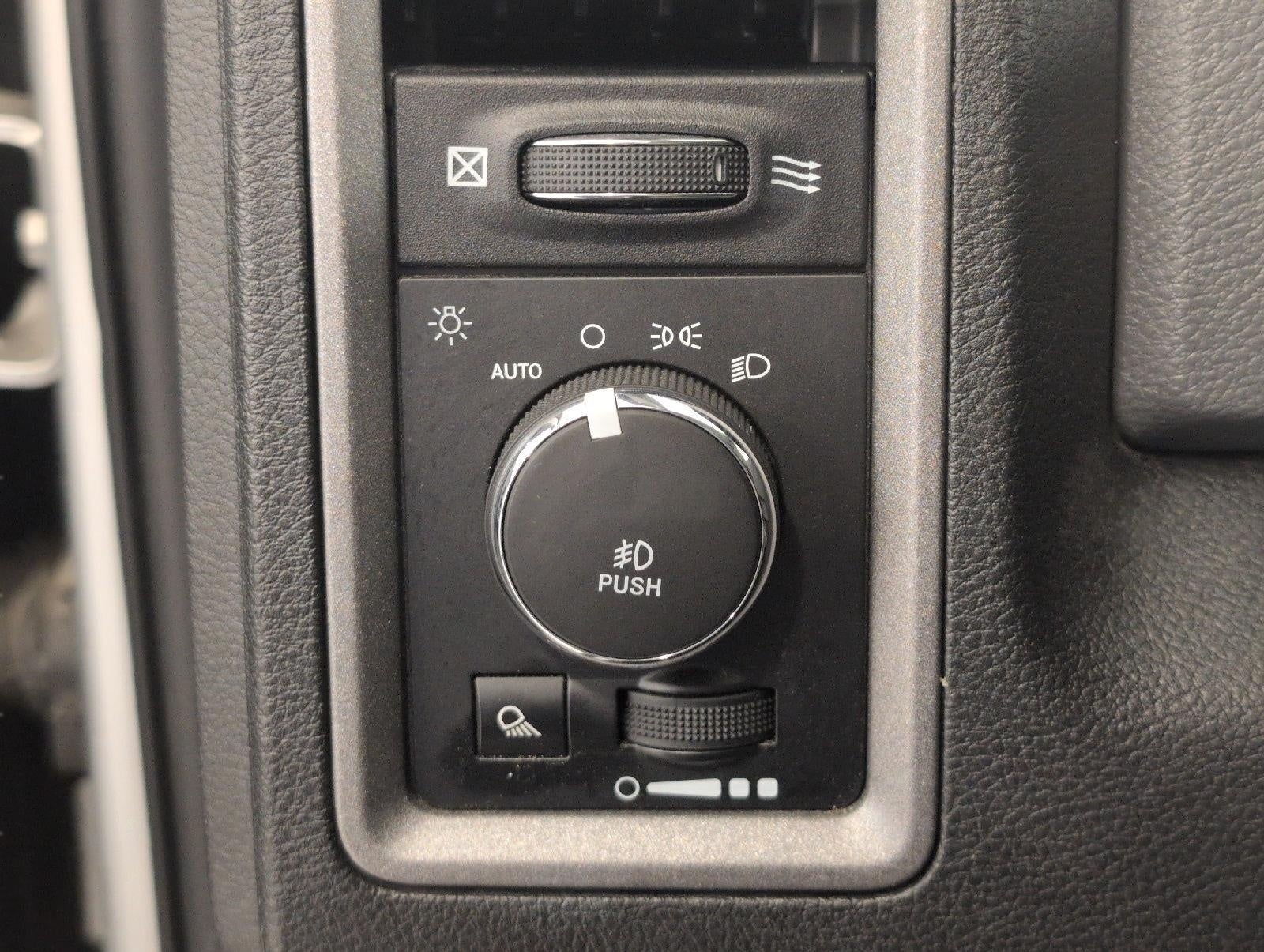 2017 RAM 1500 Express Quad Cab 4x4 6'4' Box
